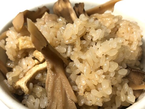 旬を味わう!香り豊かな舞茸ご飯